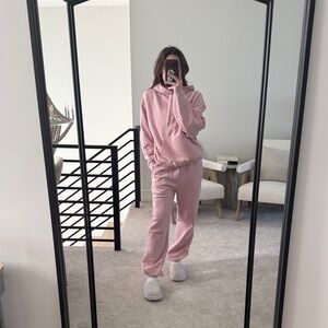 Alo Accolade Hoodie and Sweatpants Pink Set Size Small and only worn once!